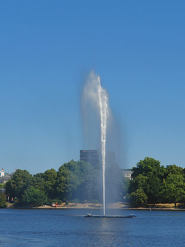 Fontäne auf der Binnenalster Fotos