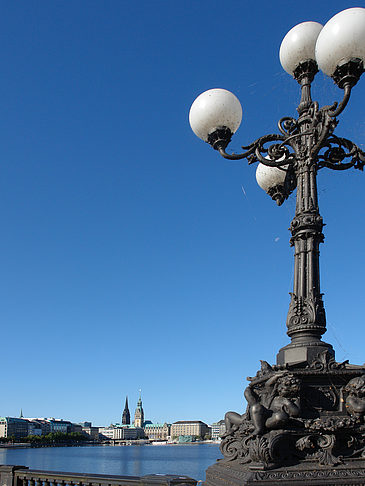 Laterne und Binnenalster Fotos