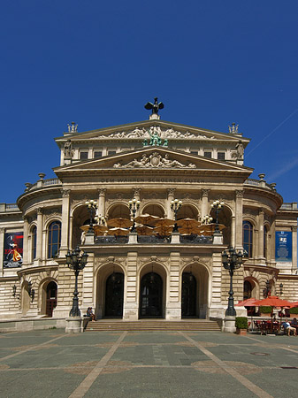 Foto Alte Oper mit Häusern - Frankfurt am Main