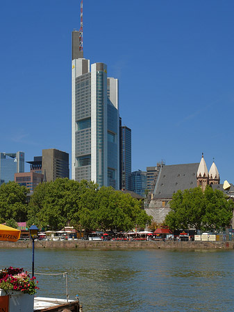 Foto Skyline von Frankfurt mit Schöfferhofer Weizen - Frankfurt am Main