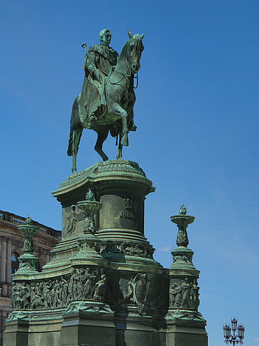 Foto König-Johann-Statue