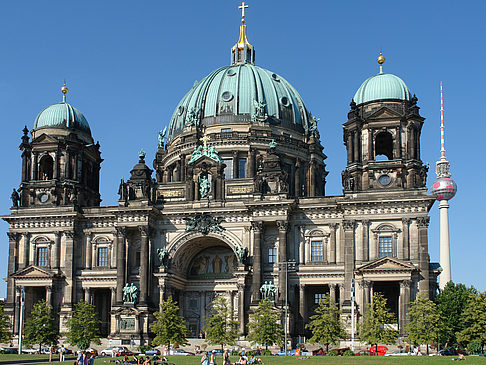 Berliner Dom mit Lustgarten