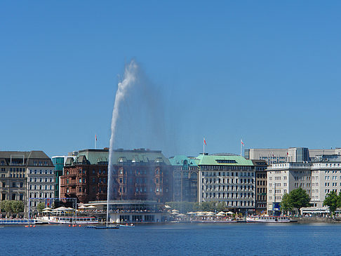 Foto Fontäne auf der Binnenalster - Hamburg