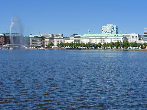 Fontäne auf der Binnenalster Fotos