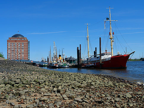 Strand und Hafen von Övelgönne Foto 