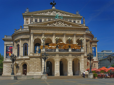 Fotos Alte Oper mit Schirmen | Frankfurt am Main