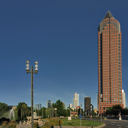 Messeturm mit Ludwig-Erhard-Anlage Fotos