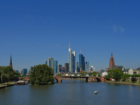 Fotos Skyline von Frankfurt mit Alter Brücke