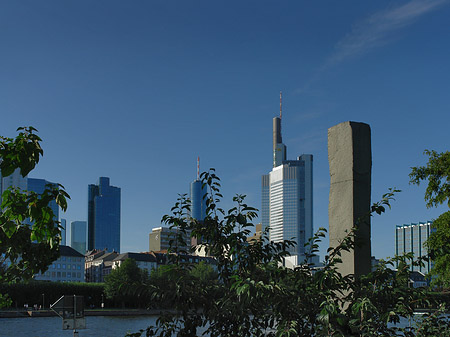 Foto Skyline von Frankfurt mit Obelisk