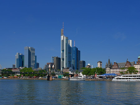 Foto Skyline von Frankfurt mit Saalhof - Frankfurt am Main