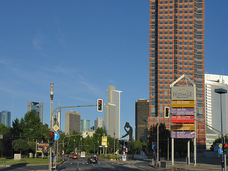 Foto Messeturm auf der Theodor-Heuss-Allee