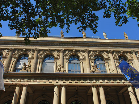 Foto Wertpapierbörse mit Baum - Frankfurt am Main