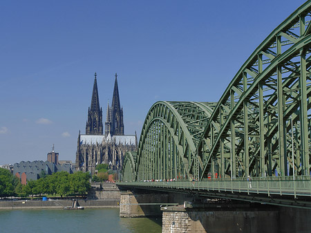 Foto Hohenzollernbrücke am Kölner Dom