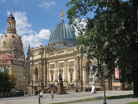 Frauenkirche und Kunstakademie Foto 