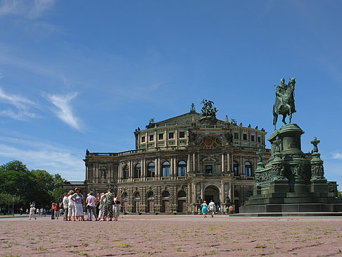 Foto König-Johann-Statue mit Semperoper - Dresden