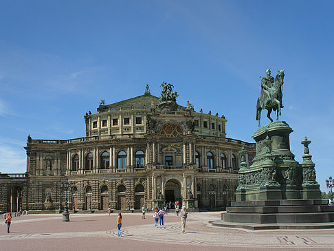 Fotos König-Johann-Statue mit Semperoper | Dresden