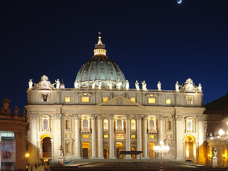 Petersdom bei Nacht Fotos